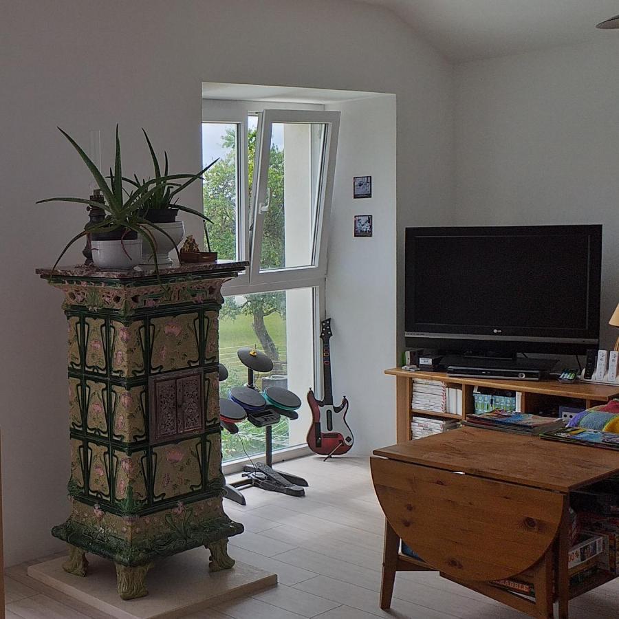 Les Gremilles Bed & Breakfast Bassoncourt Ngoại thất bức ảnh